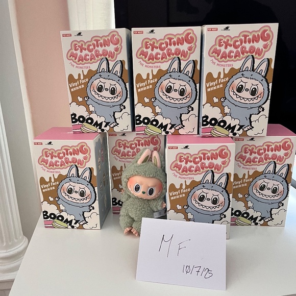 Exciting Macaron Labubu - Sesame Bean - Picture 5 of 5